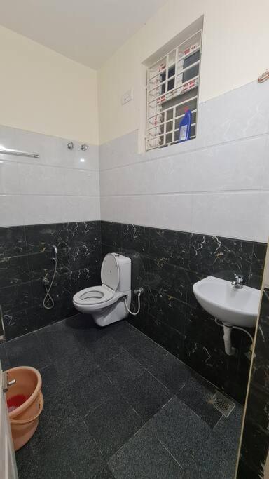 Kamalam 2 Bhk - Non Ac Villa Coimbatore Exteriör bild